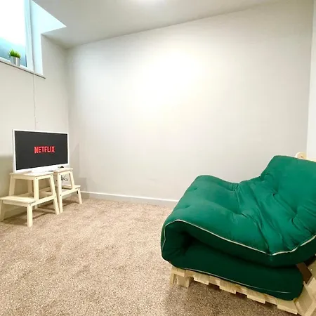 Guestready - Modern Sleeps 10 Close To Leeds City Family Home Leeds (West Yorkshire)