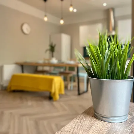 Guestready - Modern Sleeps 10 Close To Leeds City Family Home Holiday home Leeds (West Yorkshire)