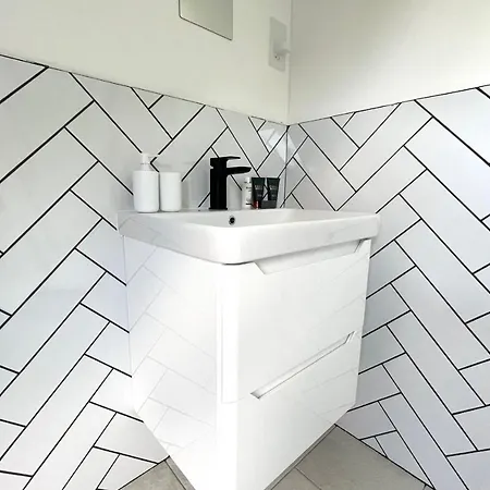 Holiday home Guestready - Modern Sleeps 10 Close To Leeds City Family Home *