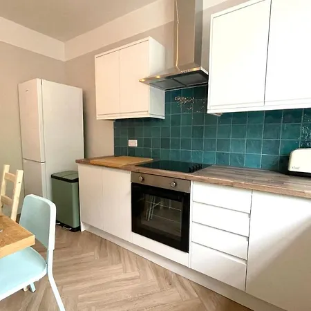 Casa vacanze Guestready - Modern Sleeps 10 Close To Leeds City Family Home *
